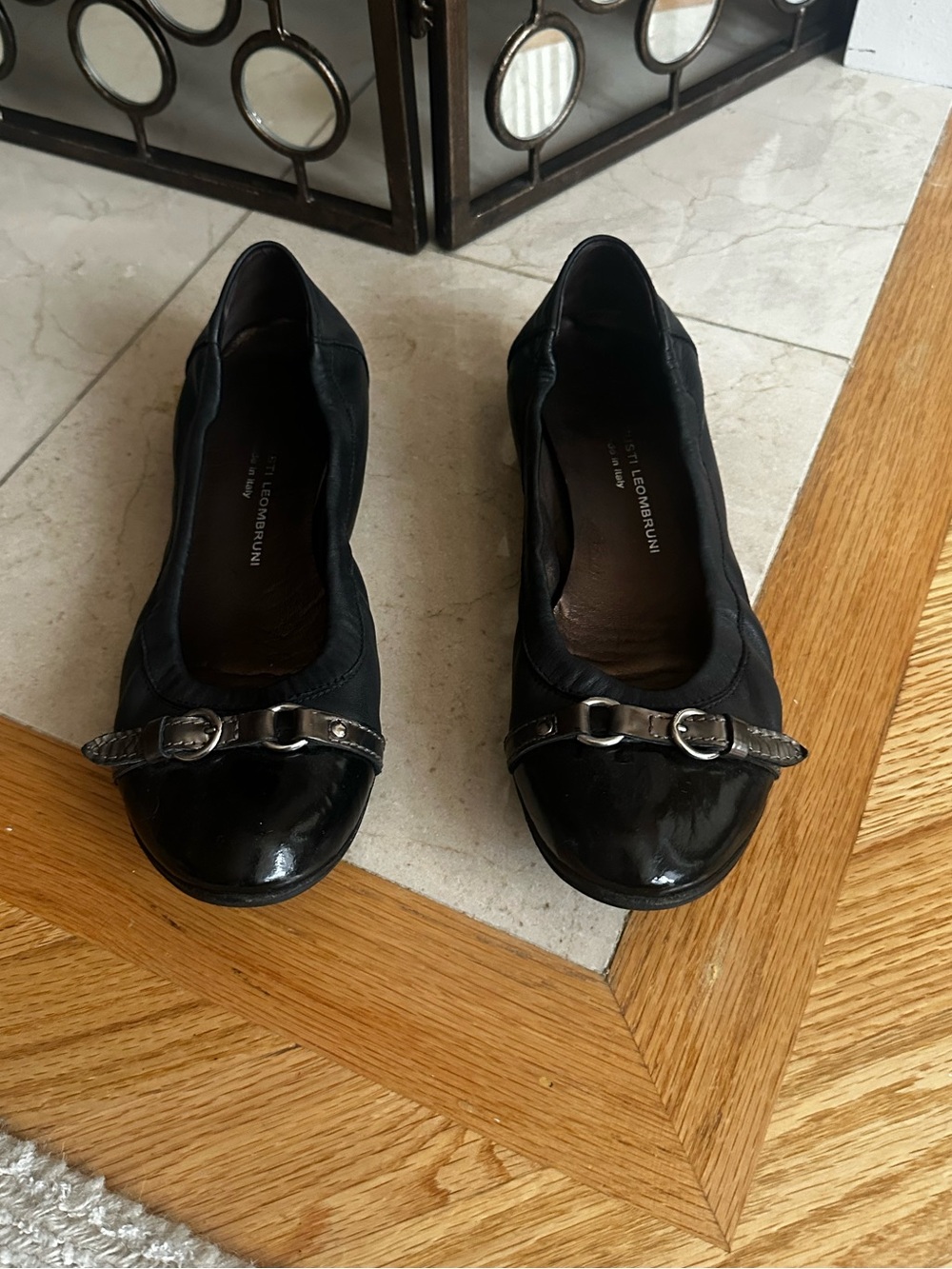 AGL - Black Women’s Ballet Flats with Buckle Detail
